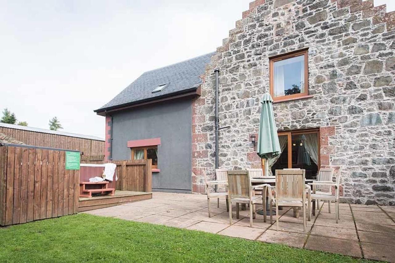 The Granary With Hot Tub Near Perth Perthshire Villa Forgandenny Exterior photo
